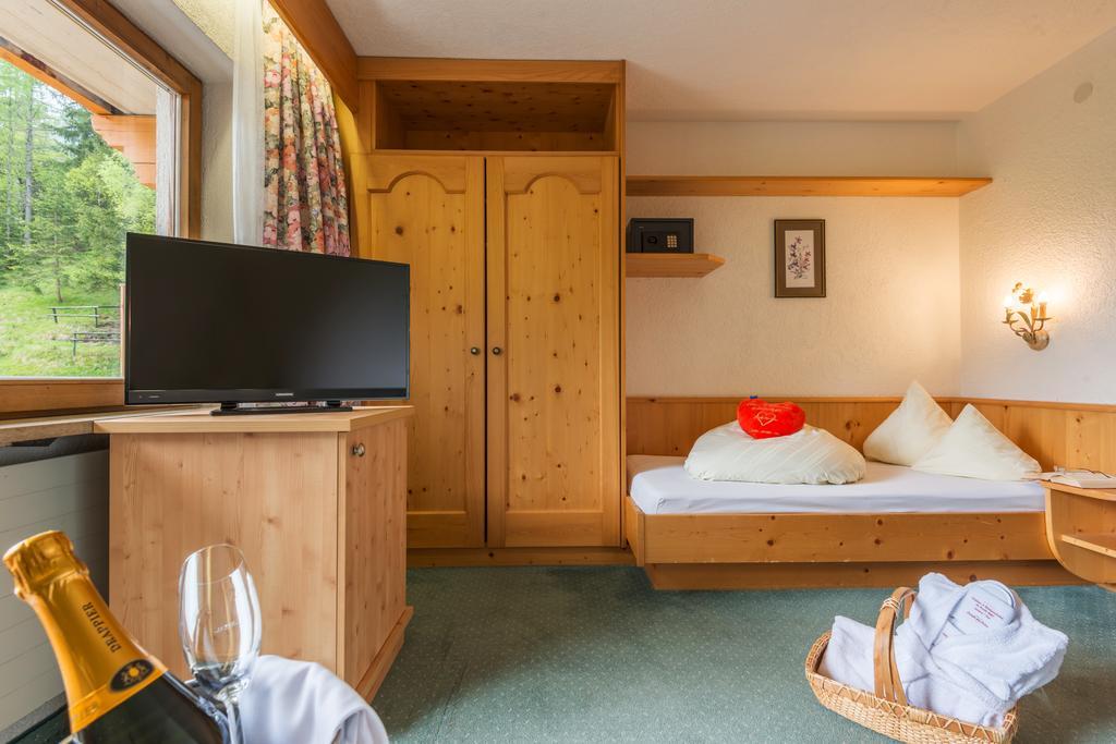 Hotel Hubertushof - Ihr Hotel Mit Herz Лойташ Стая снимка